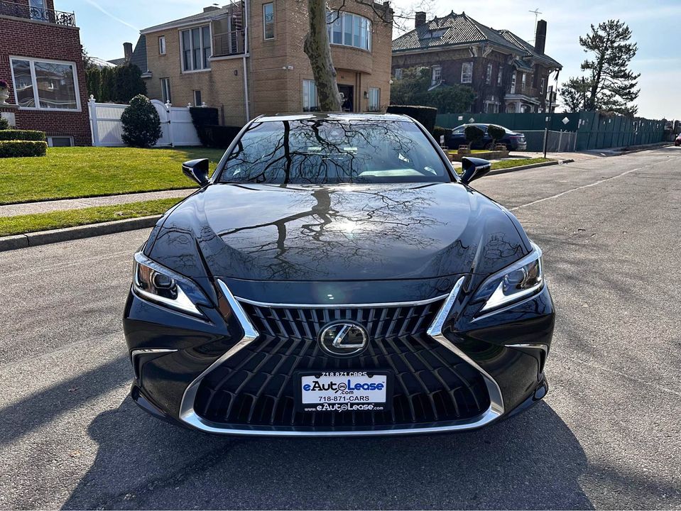 2022 Lexus ES 350 Sedan 4D
